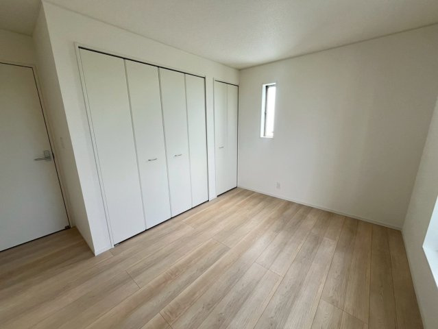 クレイドルガーデン南城市佐敷 1号棟（全3棟）※本日内覧可能※の洋室|主寝室（6.5畳）