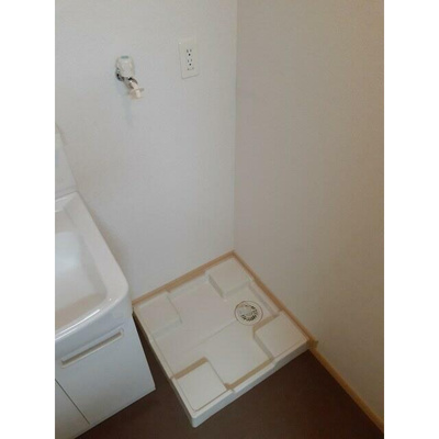 【設備】 | 笹山ハイツ | 室内洗濯機置き場。