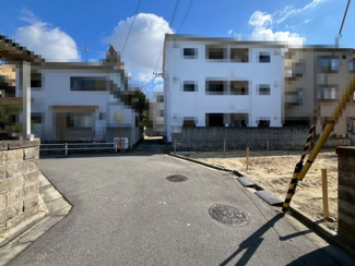 【前面道路含む現地写真】 | 菩提　新築一戸建 | 大池公園まで徒歩８分！気軽な近さでお散歩コースやジョギングコースにもいいですね♪気分もリフレッシュされますよ♪