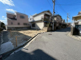 【前面道路含む現地写真】 | 菩提　新築一戸建 | ママの憧れカウンターキッチンですので、家族と会話しながら楽しくお料理できますね♪