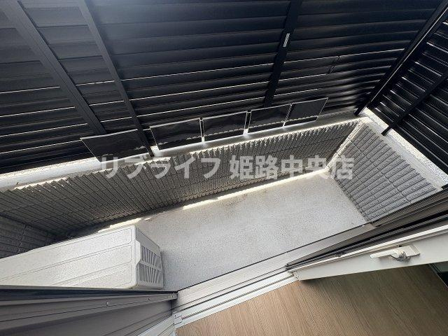 N.I.S.のバルコニー