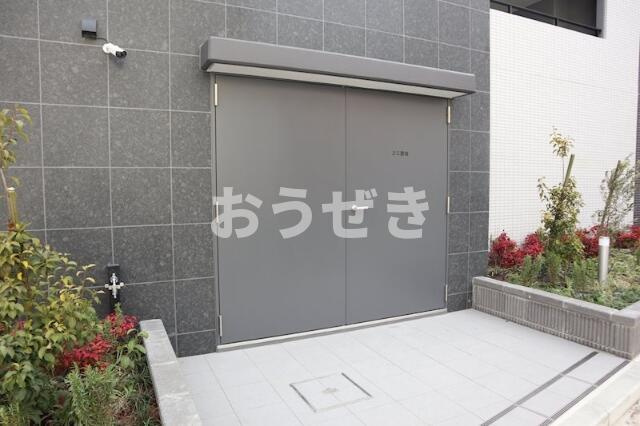 ラフィシア関内のエントランス