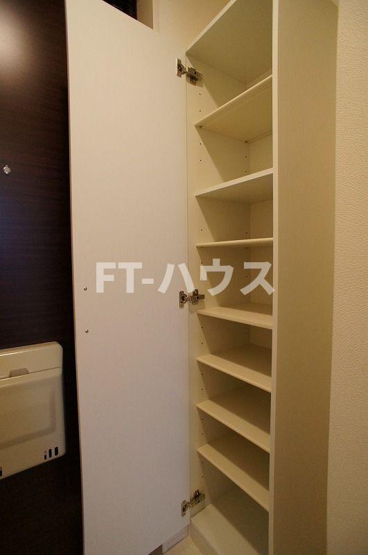 リブリ・船橋の玄関