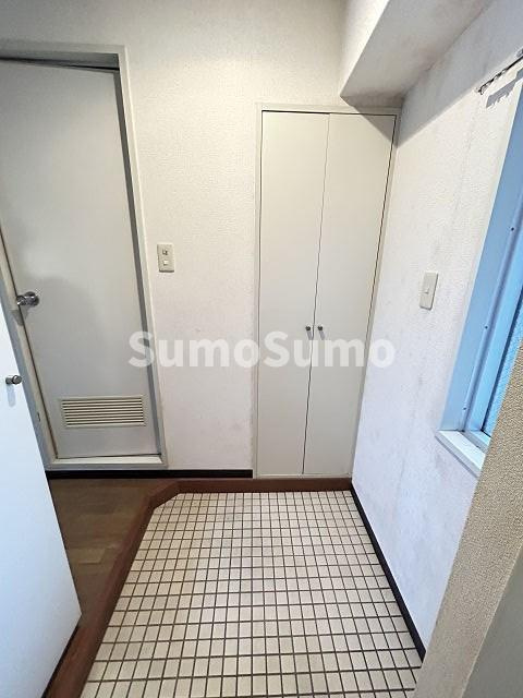 キューブ東塚口の玄関