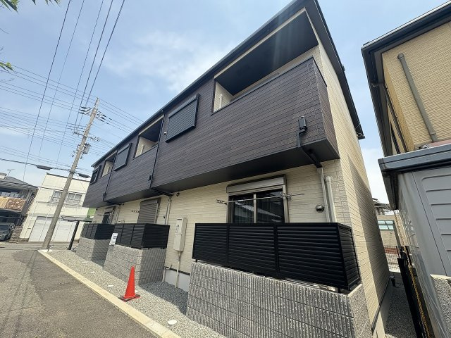 N.I.S.の外観