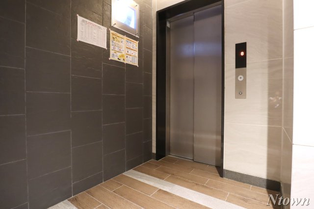 【ロビー】 | プレサンス栄フェル | 建物の内部です