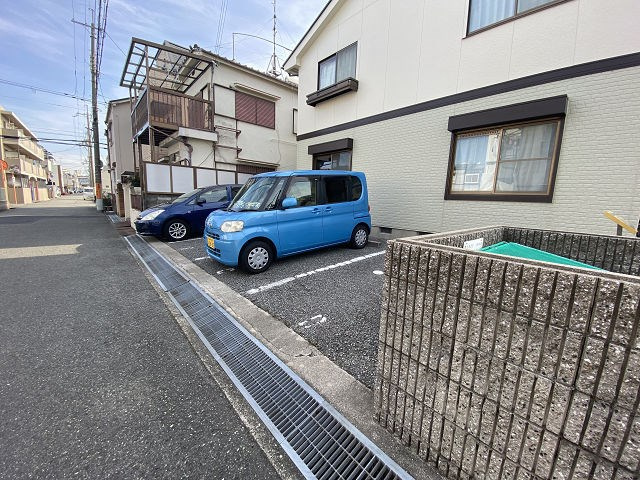 アフィニティの駐車場