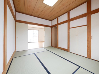 【和室】 | 山梨市大野 オール電化再生中古住宅 内外装大変綺麗です。 | 1階　6帖　和室
