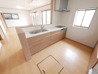 【キッチン】 | 山梨市大野 オール電化再生中古住宅 内外装大変綺麗です。 | 新品交換済みのキッチン　便利なカウンターキッチン