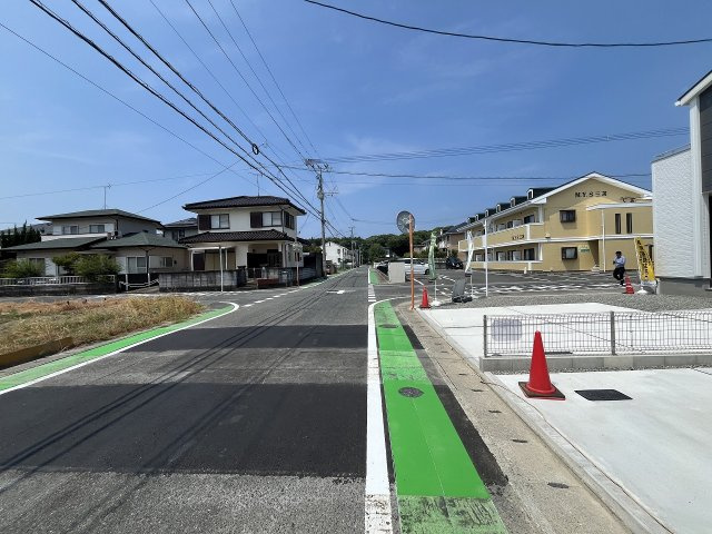 【その他】 | 福岡市東区三苫2丁目第2　1号棟（全3棟）【仲介手数料無料・0円】 | 現地写真。前面道路です。