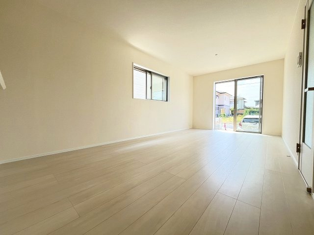 【居間・リビング】 | 福岡市東区三苫2丁目第2　1号棟（全3棟）【仲介手数料無料・0円】 | 現地写真。