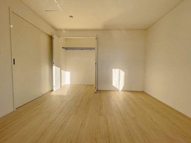 新築戸建・新築建売　喜多方市常盤台第3　松山小・第二中の洋室|8帖の洋室はシンプルなので様々なテイストのインテリアも合いそうですね！