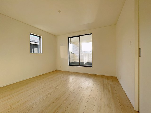 新築戸建・新築建売　喜多方市常盤台第3　松山小・第二中の洋室|8帖の洋室はゆったり広々としておりご夫婦の主寝室としておすすめです！