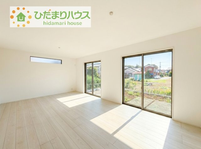 【居間・リビング】 | 取手市野々井第1期　新築戸建　2号棟 | 早くお仕事終わらせて、家に帰りたくなるようなリビングです(^^♪
