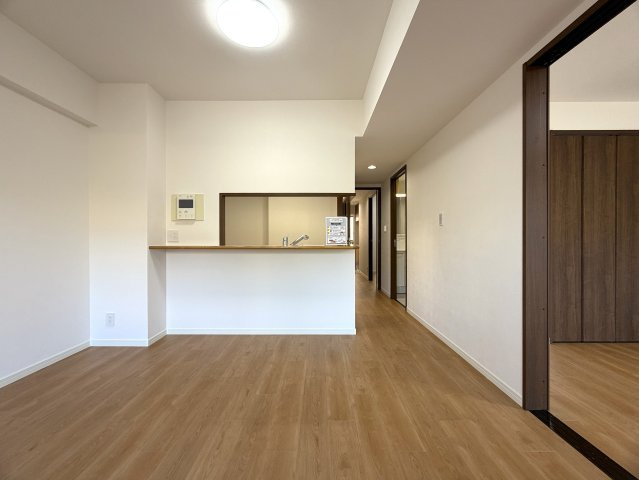 ペット飼育可能なマンション！！眺望感もありつつ、確か、屋上も使えたはず（間違ってたらすみません）の“寿々㐂家”近き、毎日並べる好立地なラーメンマンション『フェイム上星川ヒルサイドテラス』リフォームの居間・リビング|使いやすい居間です
