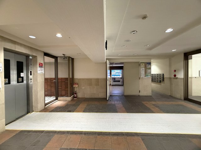 ただいま絶賛施工中！！７月下旬には生まれ変わるペット飼育可能なマンション！！確か、屋上も使えたはずの“寿々㐂家”近きイケイケ！！毎日並べる好立地な『フェイム上星川』リフォーム