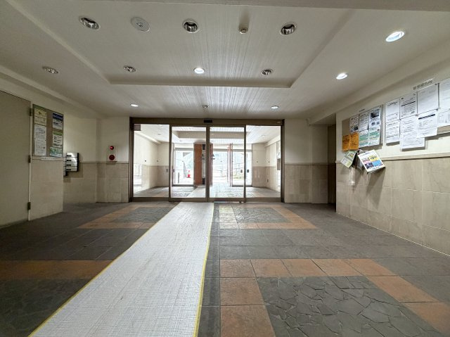 ただいま絶賛施工中！！７月下旬には生まれ変わるペット飼育可能なマンション！！確か、屋上も使えたはずの“寿々㐂家”近きイケイケ！！毎日並べる好立地な『フェイム上星川』リフォーム