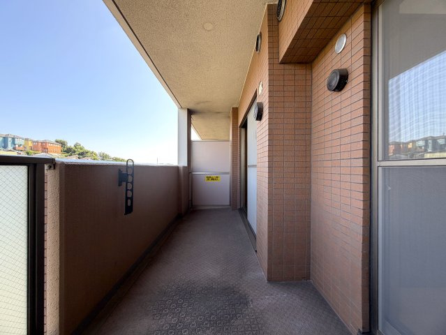 ペット飼育可能なマンション！！眺望感もありつつ、確か、屋上も使えたはず（間違ってたらすみません）の“寿々㐂家”近き、毎日並べる好立地なラーメンマンション『フェイム上星川ヒルサイドテラス』リフォームのバルコニー|バルコニーがあります