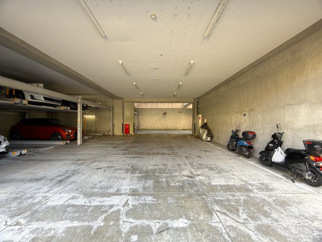 ペット飼育可能なマンション！！眺望感もありつつ、確か、屋上も使えたはず（間違ってたらすみません）の“寿々㐂家”近き、毎日並べる好立地なラーメンマンション『フェイム上星川ヒルサイドテラス』リフォームの駐車場|駐車場です