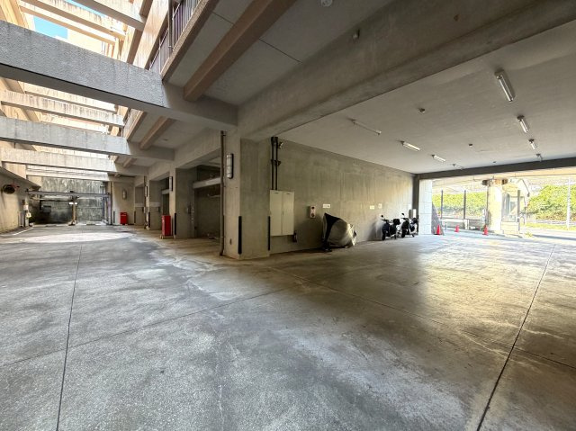 ペット飼育可能なマンション！！眺望感もありつつ、確か、屋上も使えたはず（間違ってたらすみません）の“寿々㐂家”近き、毎日並べる好立地なラーメンマンション『フェイム上星川ヒルサイドテラス』リフォームの駐車場|駐車スペースもあります