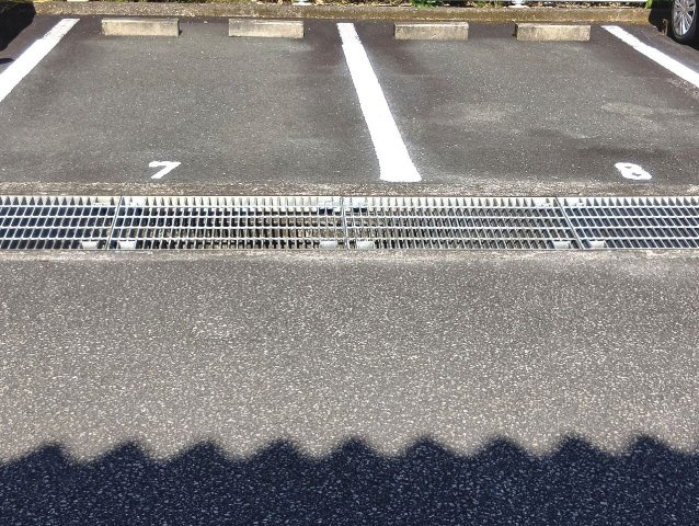 城山清涼ハイツ2号棟の駐車場|駐車場があるので、車を買う予定の方も安心です