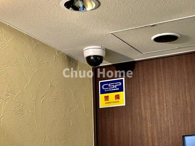 藤和シティホームズ御徒町IIIパークサイドの防犯設備|【防犯カメラ】何かあった時の大事な証拠になることももちろんなりますが、防犯というくらいですので大事なのは防犯カメラがあることによって抑止力につながることですよね。