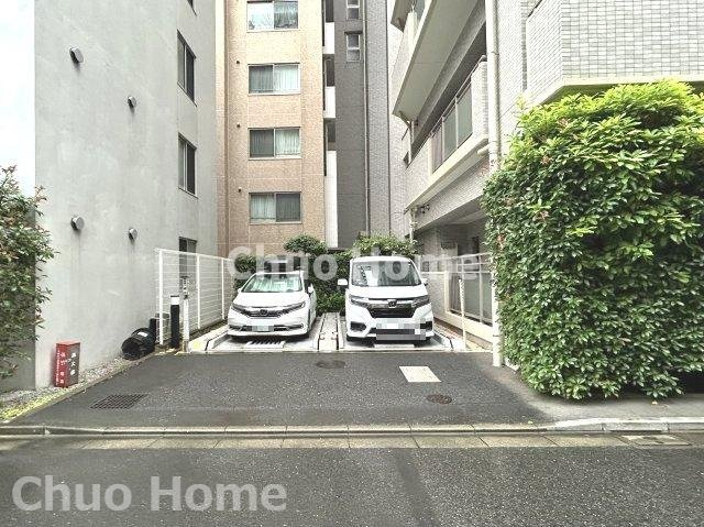 藤和シティホームズ御徒町IIIパークサイドの駐車場|【敷地内駐車場】最新の空き状況や費用などの詳細は担当スタッフまでお問い合わせください。