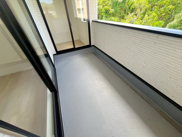 クレイドルガーデン南城市佐敷 3号棟（全3棟）のバルコニー