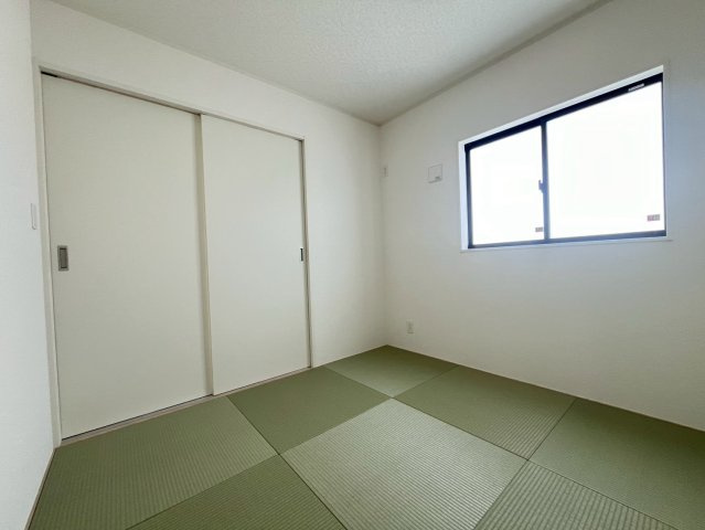 クレイドルガーデン南城市佐敷 3号棟（全3棟）の和室