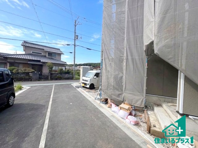 ●26(土)27(日)現地説明会！　生駒市萩原町　全3邸の前面道路含む現地写真|周辺は閑静な住宅街です。前面道路もしっかりと有りますので車の出し入れも安心ですよ！