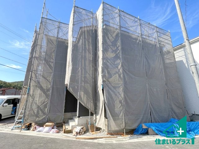 ●26(土)27(日)現地説明会！　生駒市萩原町　全3邸の外観|建築中ですが現地を見ると分かる事もございますので、ぜひ一度現地をご覧ください。