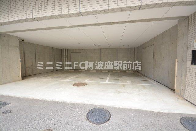 アーバネックス四ツ橋の駐車場