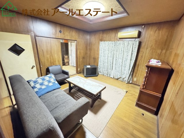 高砂市荒井町小松原4丁目　　山陽電鉄「荒井駅」徒歩15分の洋室