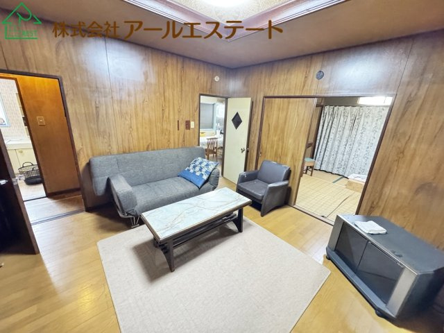 高砂市荒井町小松原4丁目　　山陽電鉄「荒井駅」徒歩15分の洋室