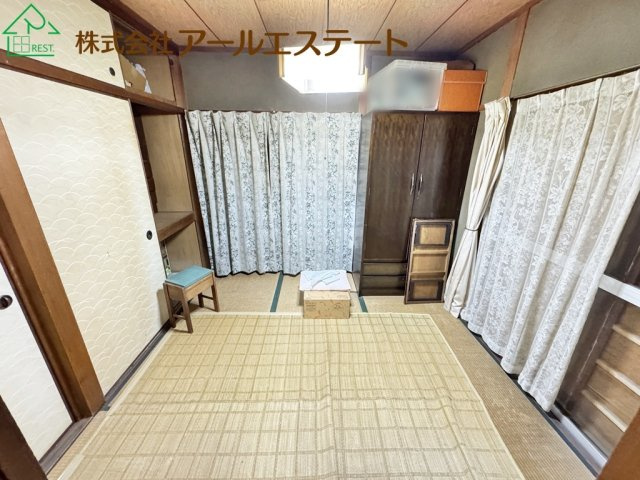 高砂市荒井町小松原4丁目　　山陽電鉄「荒井駅」徒歩15分の和室