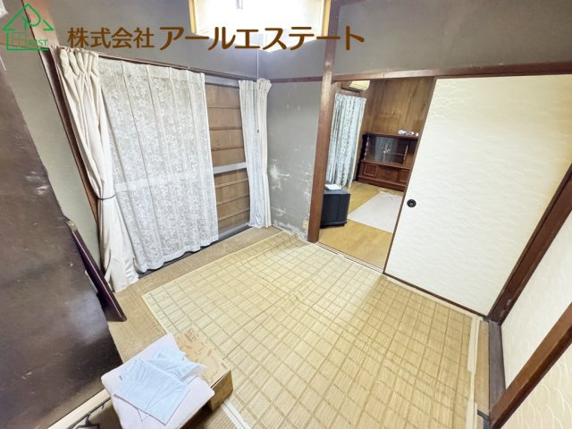 高砂市荒井町小松原4丁目　　山陽電鉄「荒井駅」徒歩15分の和室