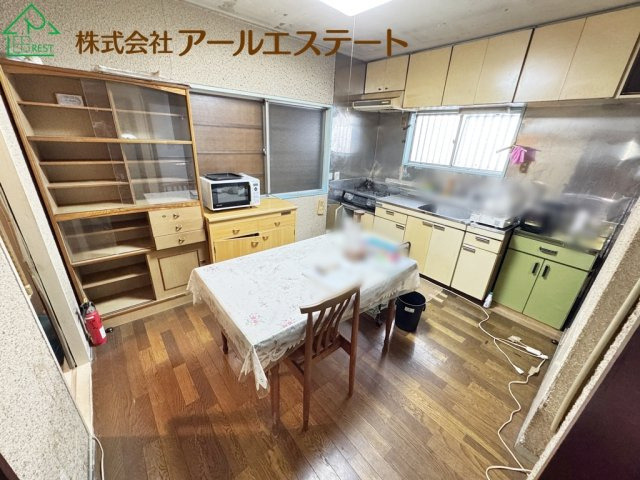 高砂市荒井町小松原4丁目　　山陽電鉄「荒井駅」徒歩15分の居間・リビング