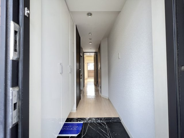 セイワパレス長堀南の玄関