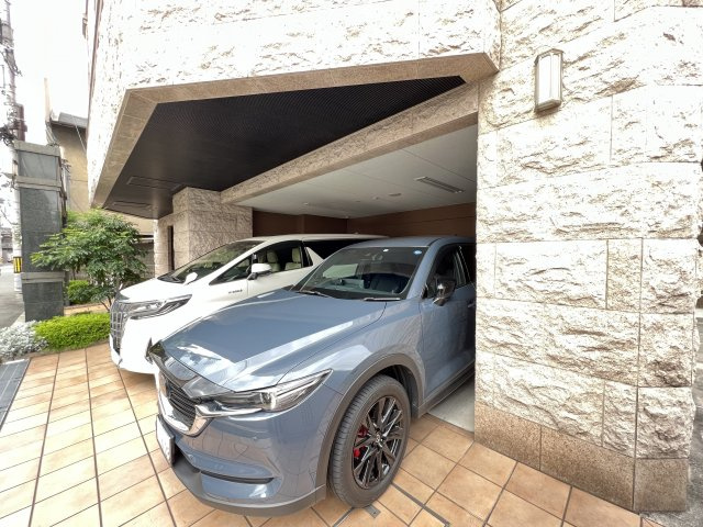 セイワパレス長堀南の駐車場