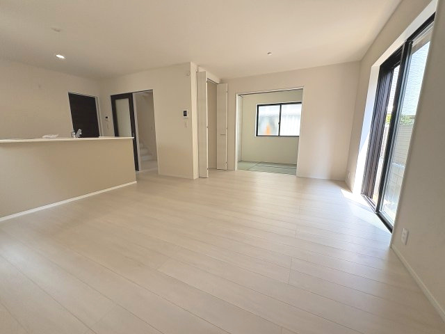 【居間・リビング】 | 福岡市東区三苫2丁目第2　3号棟（全3棟）【仲介手数料無料・0円】 | 現地写真。
