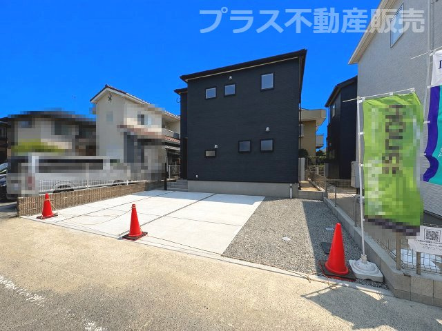 【外観】 | 福岡市東区三苫2丁目第2　3号棟（全3棟）【仲介手数料無料・0円】 | 現地写真。プラス不動産販売なら、現場の全ての棟をまとめてご見学頂けます。