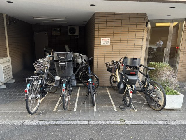 藤和小日向ホームズの駐輪場