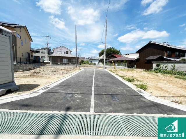 生駒市萩原町　第1期　新築一戸建ての前面道路含む現地写真|駅やスーパー、小学校・中学校等日常生活に欠かせない情報や道のりもご紹介いたしますのでお気軽にご相談ください。