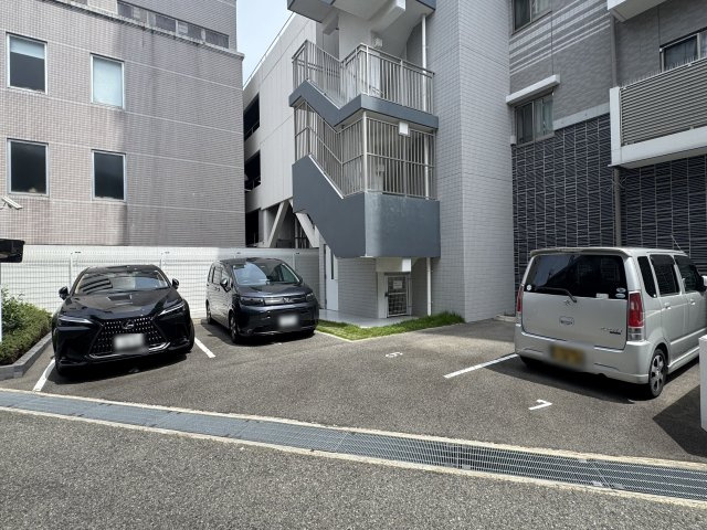 ワコーレ西明石ステーションマークスの駐車場