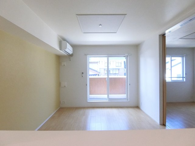 【居間・リビング】 | フレージュ　ライツ | イメージ203号室の写真（反転あり）