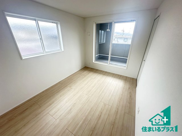 ●生駒市萩原町　第1期　新築一戸建ての洋室|シンプルな洋室は、自分好みのインテリアが楽しめます♪ご家族とインテリアや家具を選びに行くのは入居時の醍醐味の一つです。ぜひお楽しみください♪