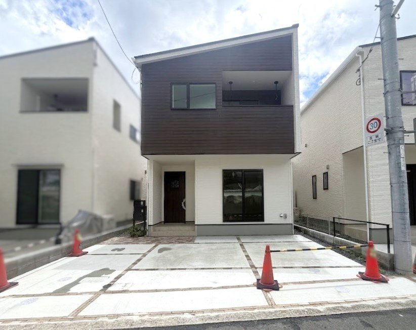 伴中央2丁目　2号棟　新築戸建