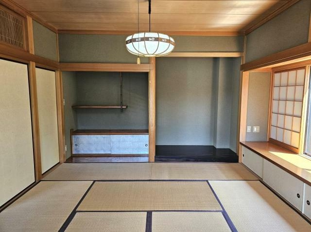 リビングや和室より富士山を望む3SLDK平屋建ての和室