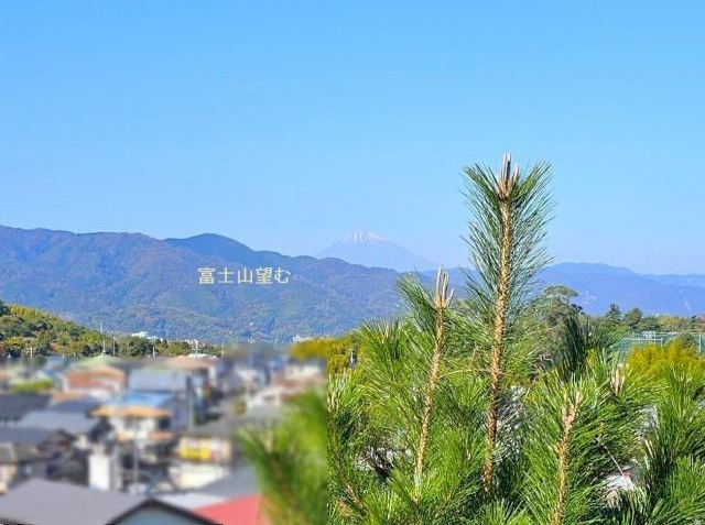 リビングや和室より富士山を望む3SLDK平屋建ての展望