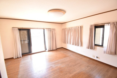 【居間・リビング】 | 東坂元2丁目2階建　中古戸建て